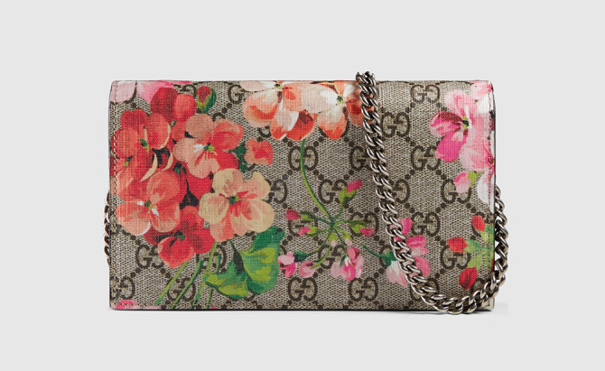Gucci-GG-Blooms-Supreme-Canvas-Chain-Wallet